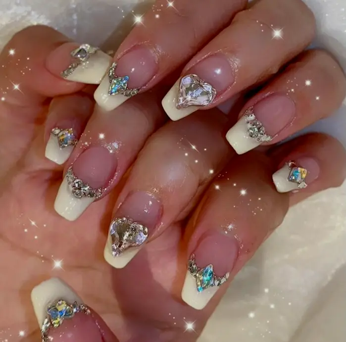Medium Shape Fancy Pearl Glitter Fake Nails with Rhinestones